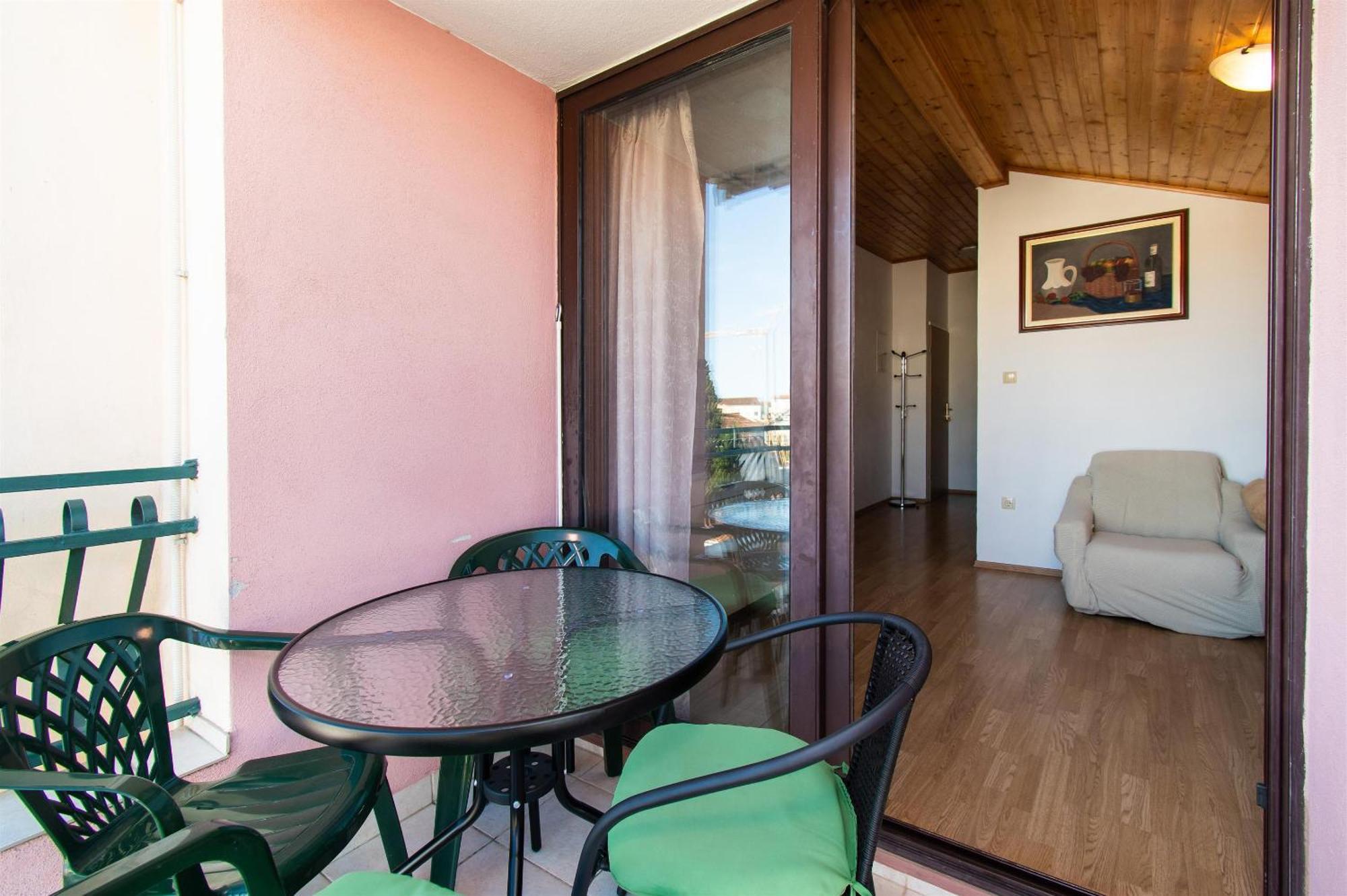 וודיצה Apartments Green Garden מראה חיצוני תמונה